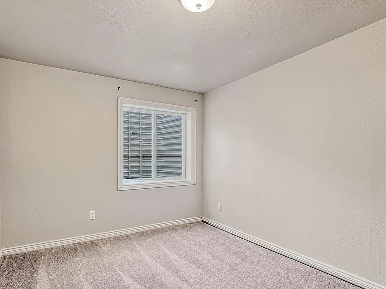 6442 Silverwind Cir — Photo 27