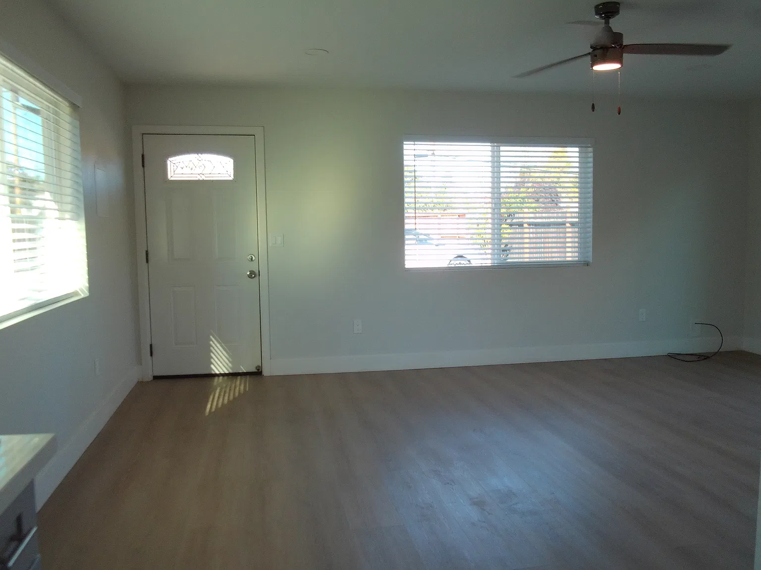 1136 Grand Avenue - A — Photo 4