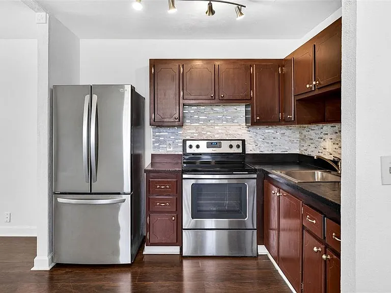 1801 Bedford Ln #27 — Photo 15
