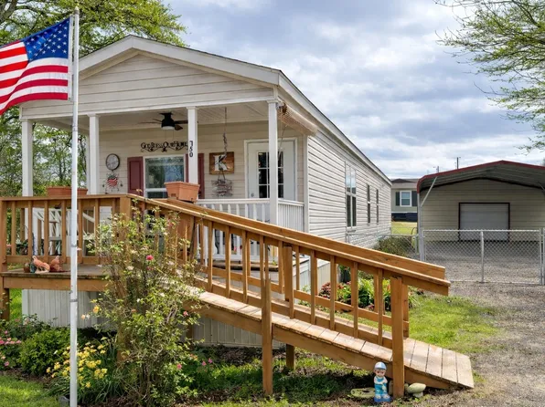 750 Waterfront Row, Quitman, TX 75783