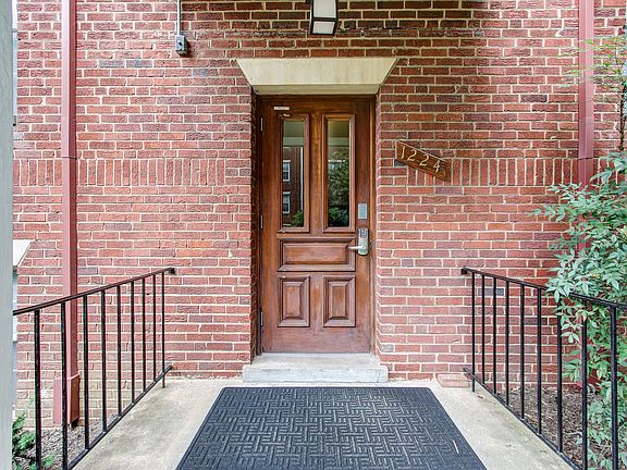 4th image of 1224 N Meade St APT 24