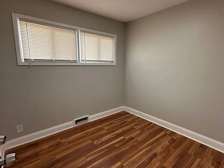 6904 Longview Rd — Photo 7
