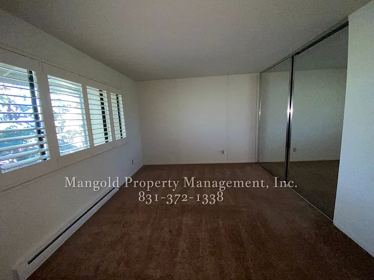 Huckleberry Hill Apartments — Photo 15