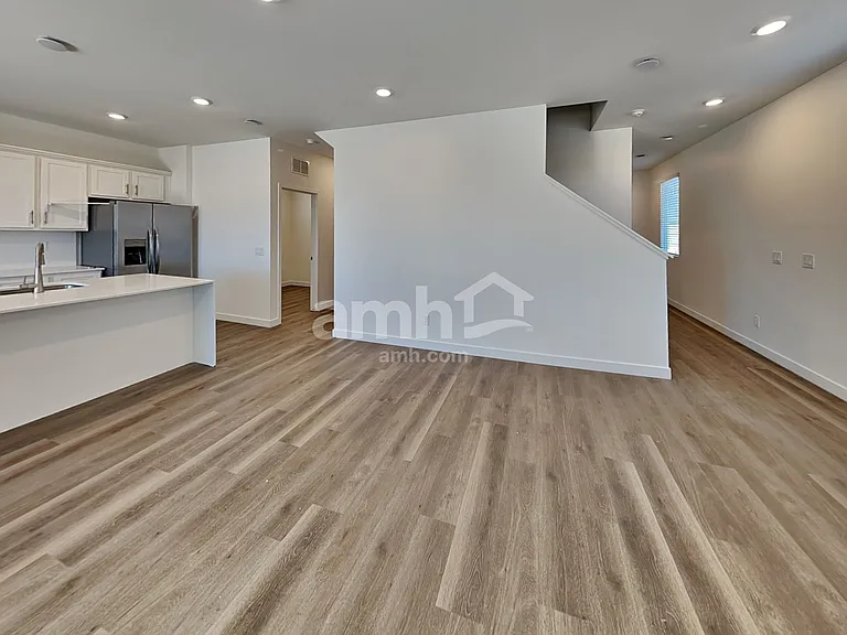 6312 W Calle Bilboa — Photo 5
