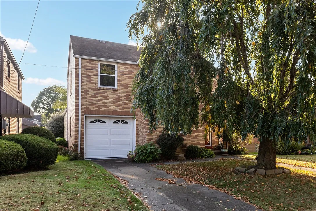 108 Hill Ave photo 1