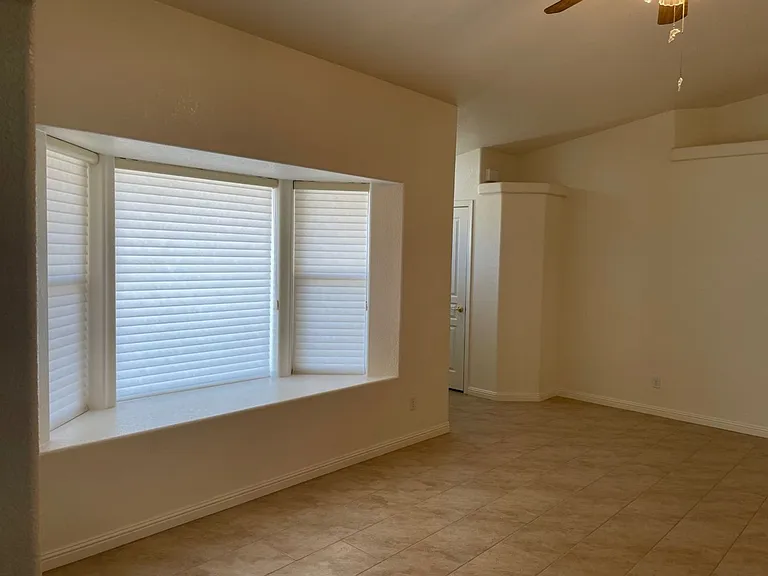3610 Breakwater Dr — Photo 10