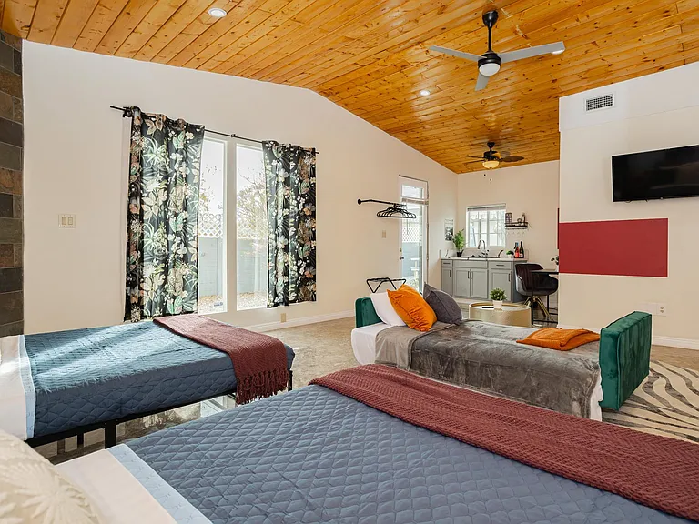 2205 Santa Paula Dr — Photo 44