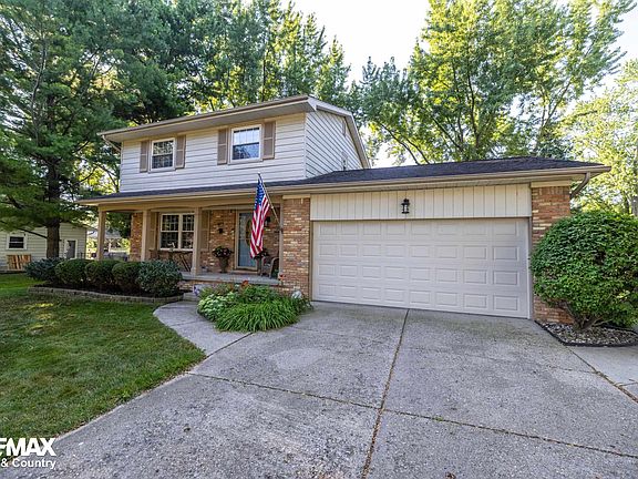 2nd image of 1239 Stonehenge Rd