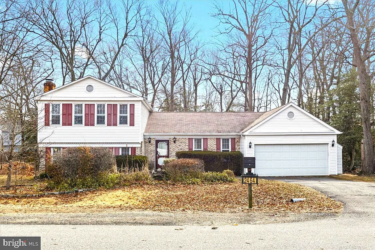 2464 Shawnee Ln photo 1