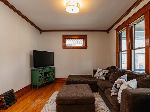 5th image of 878 Randolph Ave