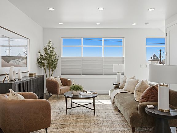 3rd image of 4672 S Grosvenor Ct