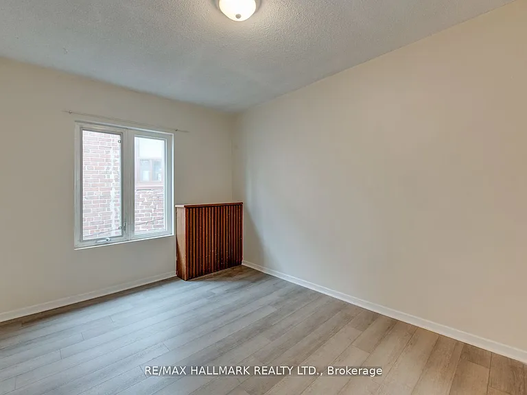 576 Ossington Ave S #2 — Photo 11