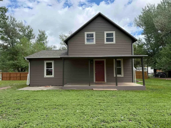 1001 S 6th St, Hot Springs, SD 57747
