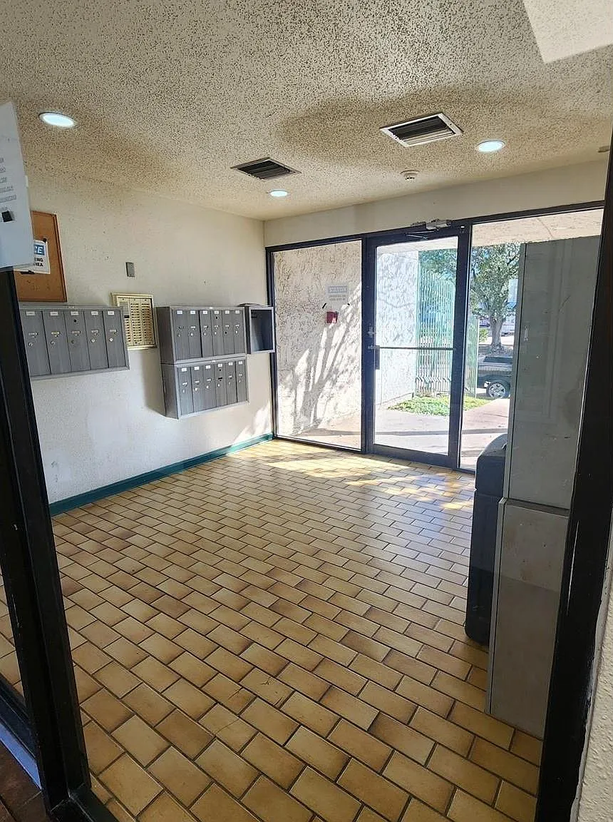 2 bed, 1.0 bath, 780 sqft, $1,025 — Photo 3