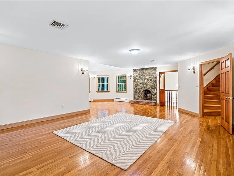 282 High St — Photo 18