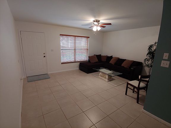 3rd image of 1004 Hammock Pine Blvd