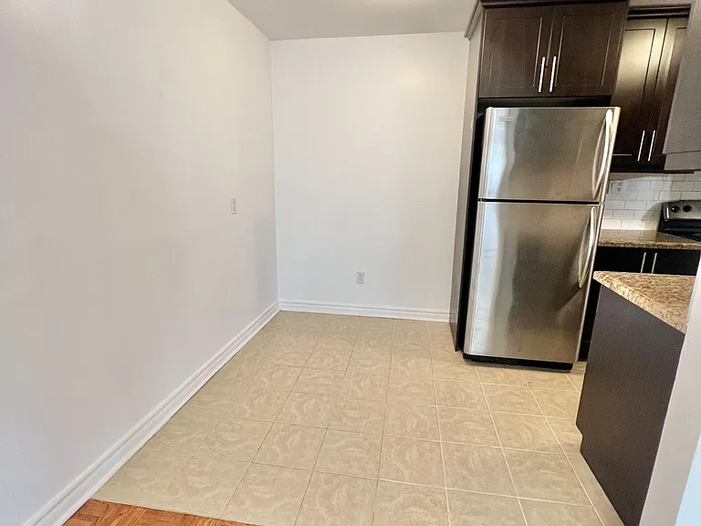 640 Davenport Rd #304 — Photo 5