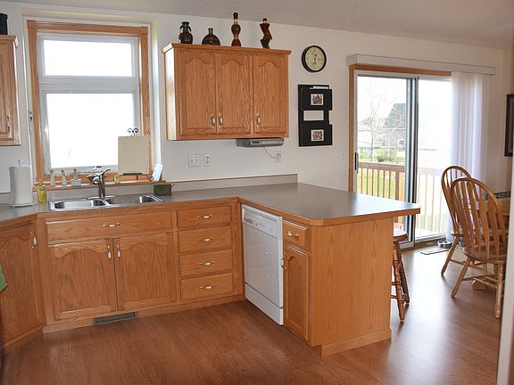 5th image of 634 Wyndemere Dr