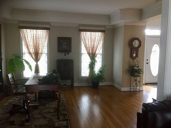5th image of 2150 Albany Dr