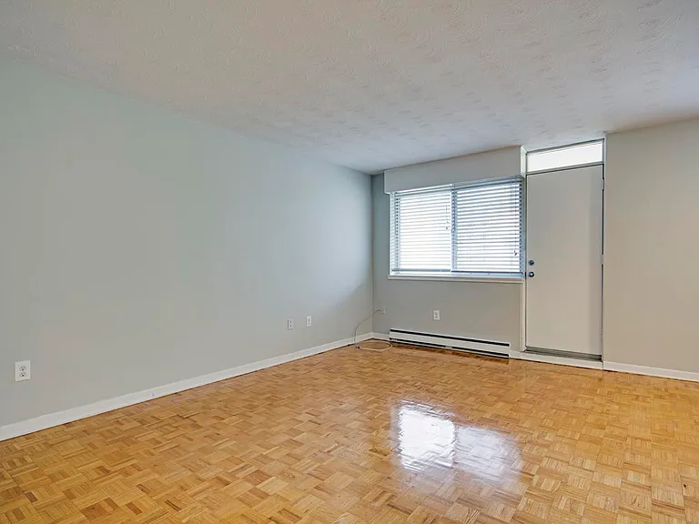 89 Isabella St #204 — Photo 8