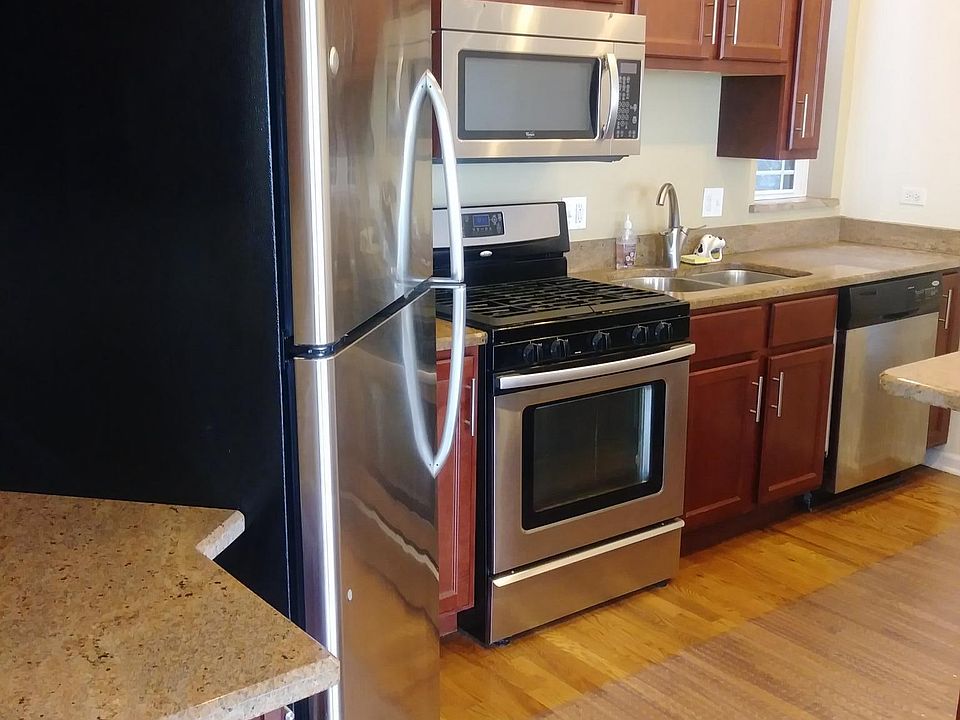 2nd image of 526 E 43rd St #3
