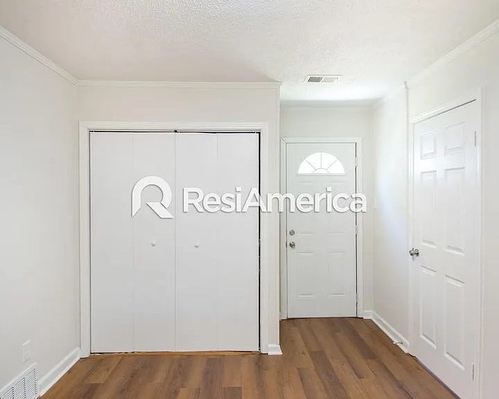 940 Dillworth St — Photo 6