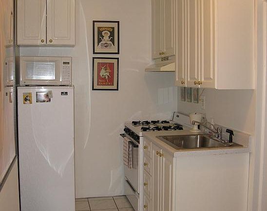 4th image of 656 W Oakdale Ave APT 2D