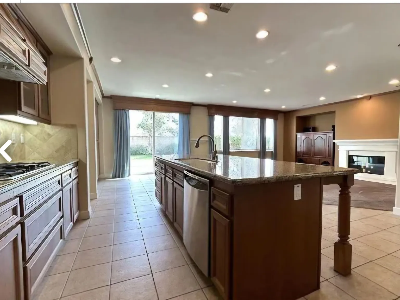 5 bed, 3604 sqft, $4,900 — Photo 3