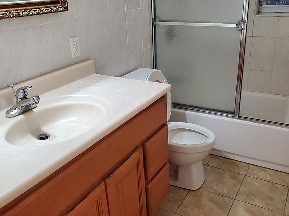 3rd image of 1659 Bell Blvd