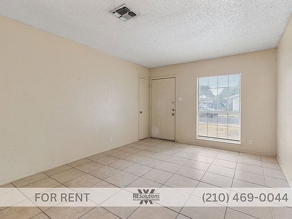 3rd image of 1523 Noble Oak Dr