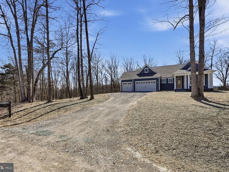 2nd image of 28 Oak Hill Ct