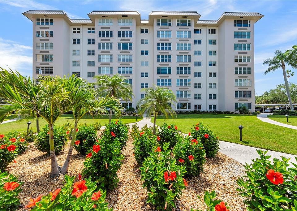 1st image of 622 Edgewater Dr Unit 823