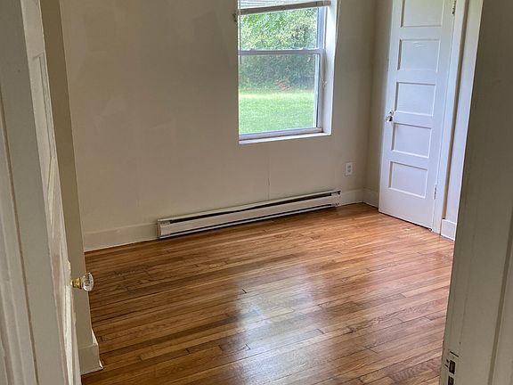 2nd image of 2807 Barton Ave APT 4