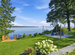 4 Trumble Ln SE, Prince Edward County, ON K0K 2T0