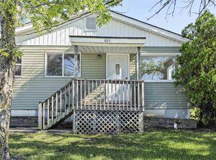 601 N 6th St, Saint Marys, KS 66536