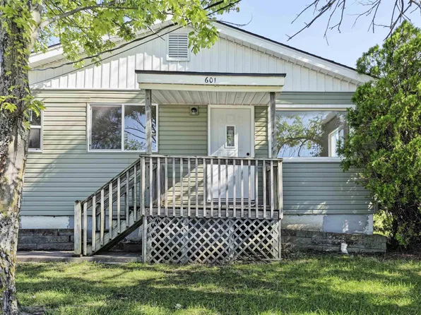 601 N 6th St, Saint Marys, KS 66536