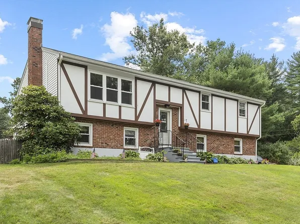17 Regina Dr, Chelmsford, MA 01824