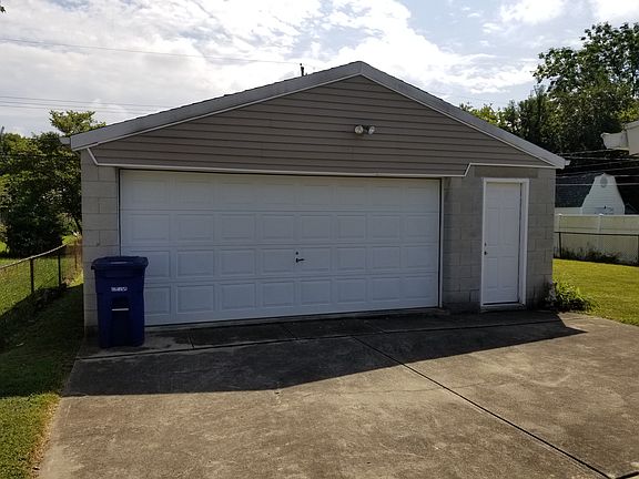 4th image of 2760 Shelly Dr