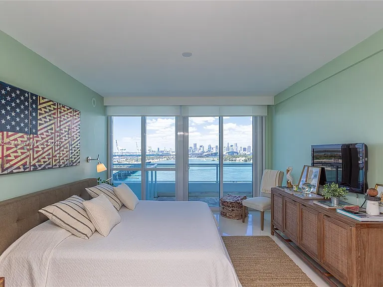 520 West Ave #1102 — Photo 12