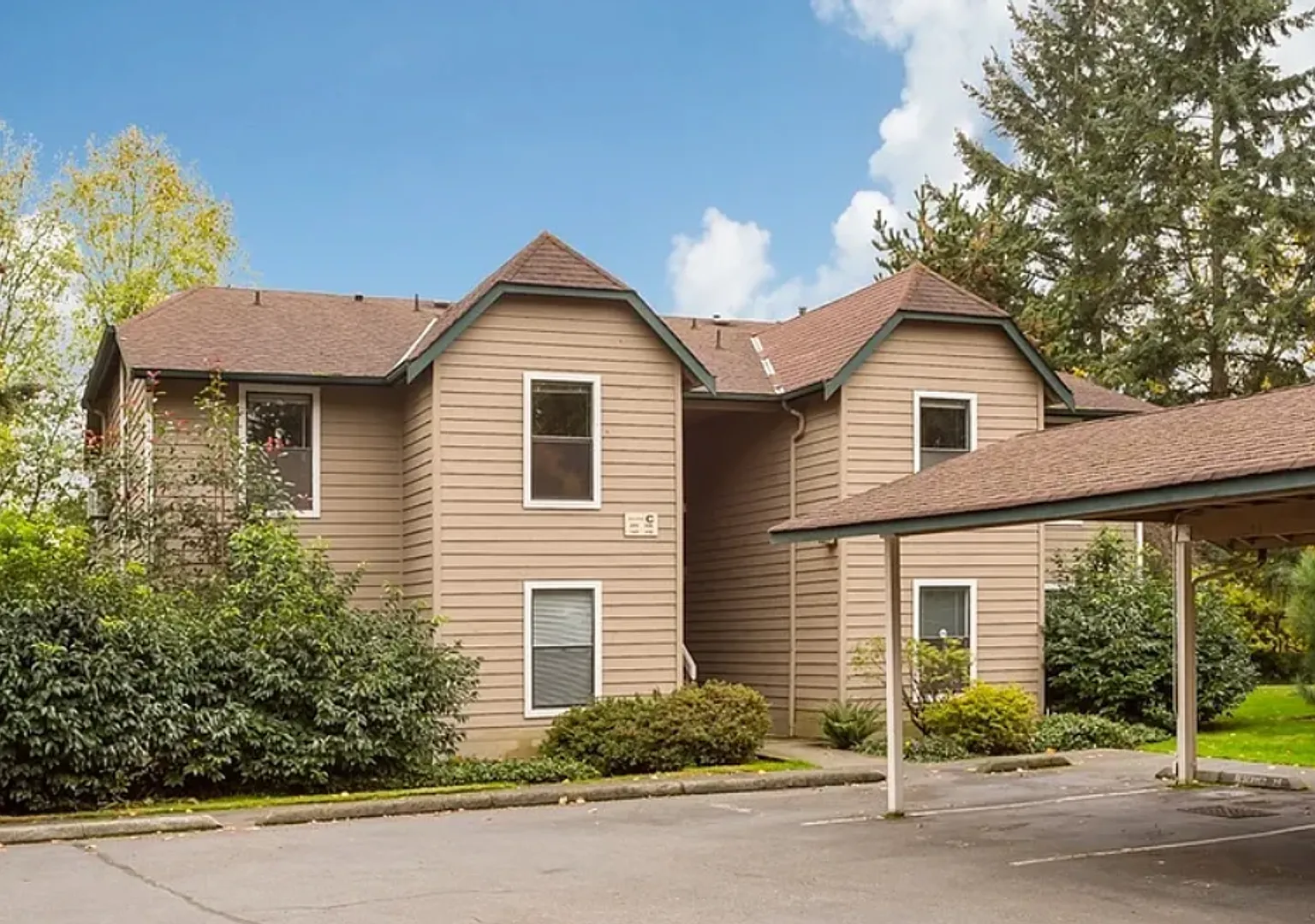2-Bed, 2-Bath Ideally Located Redmond Condo w/ Private Balcony! — Photo 1