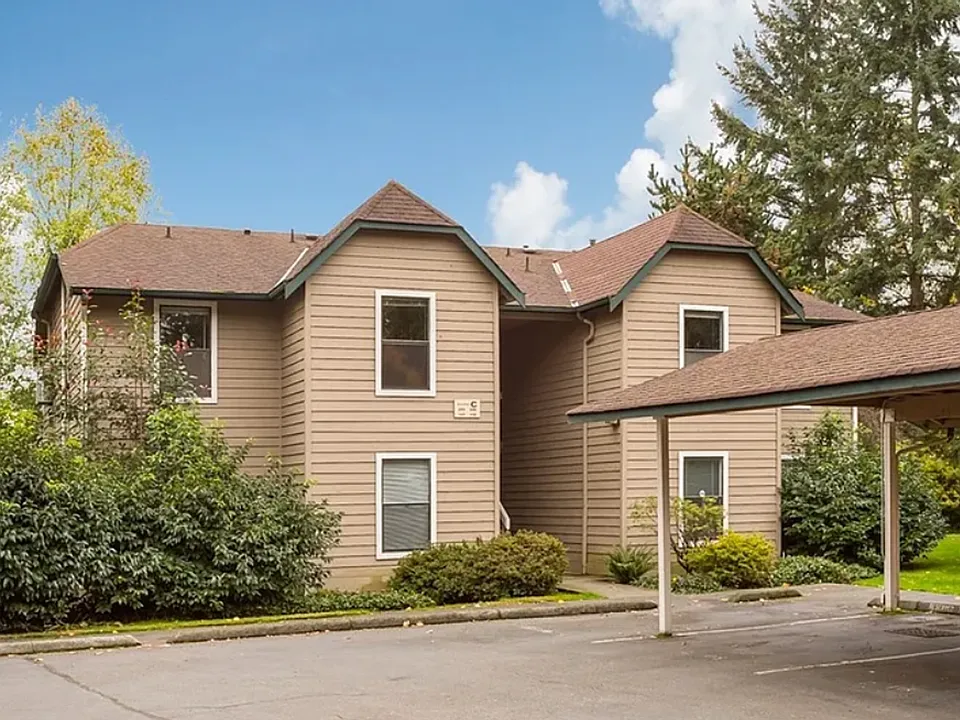 13801 NE Old Redmond Rd #C205