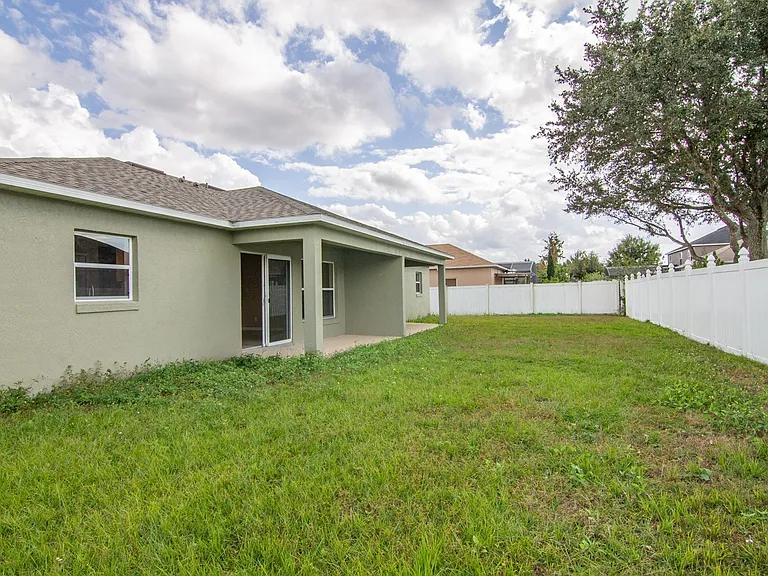 402 Bridgewater Ct — Photo 13