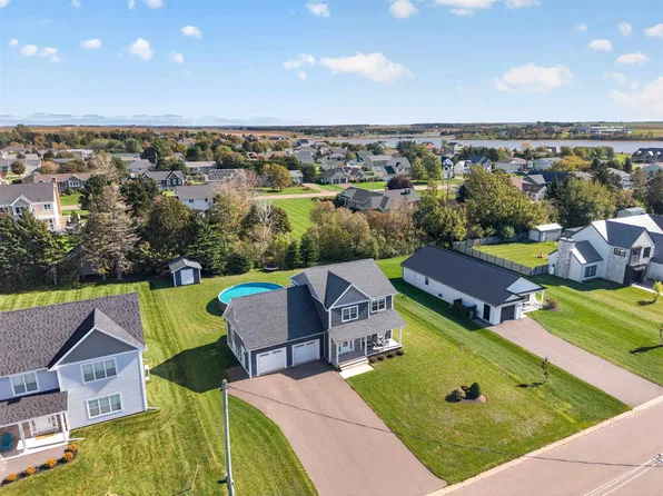 136 Saint Clair St, Summerside, PE C1N 0L2