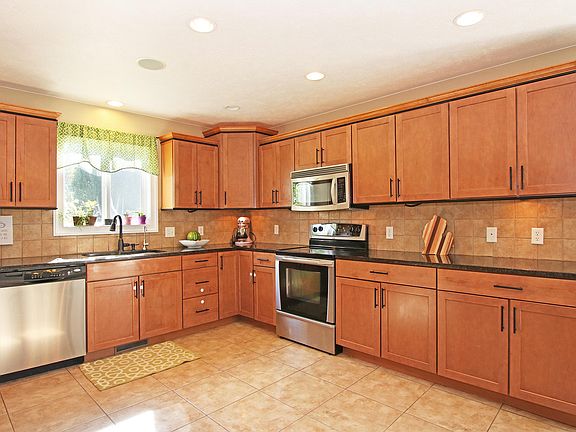 2nd image of 6611 Bela Ave