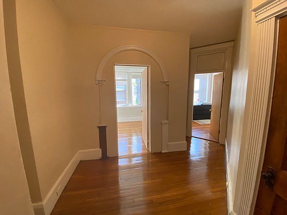 4th image of 33 Hemenway St #12