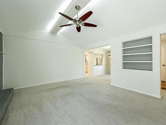 3rd image of 1318 Dunbarton Dr