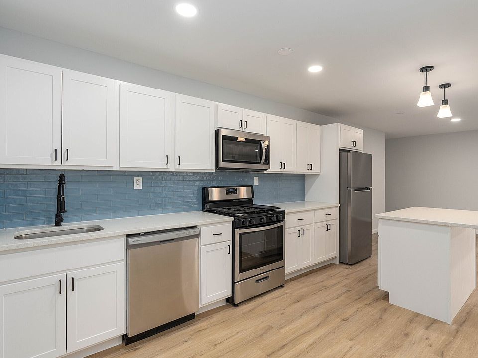Kitchen-Renovated (RG 2BR, 1.5BA)