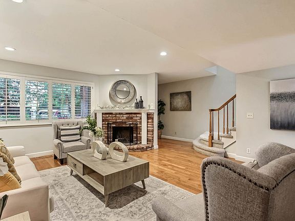3rd image of 6095 Calle De Amor