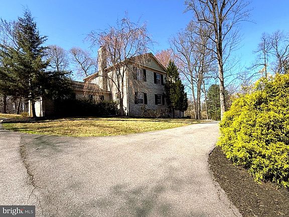 3rd image of 13120 Brandon Way Rd