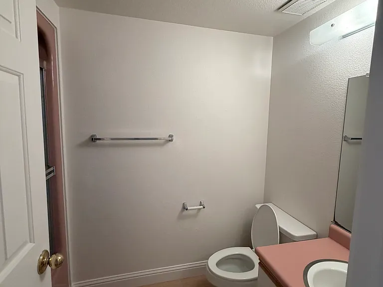 425 Mission Blvd — Photo 13